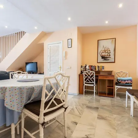 Townhouse Beachside Дом отдыха *